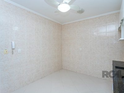 Casa à venda com 105m², 3 quartos, 1 suíte, 1 vaga no bairro Cristal em Porto Alegre - Foto 13