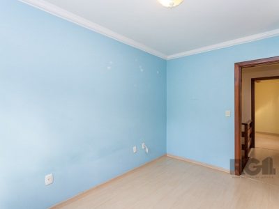 Casa à venda com 105m², 3 quartos, 1 suíte, 1 vaga no bairro Cristal em Porto Alegre - Foto 17