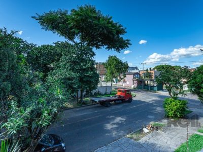 Casa à venda com 105m², 3 quartos, 1 suíte, 1 vaga no bairro Cristal em Porto Alegre - Foto 25