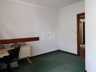 Casa à venda com 199m², 4 quartos, 1 suíte, 2 vagas no bairro Petrópolis em Porto Alegre - Foto 8