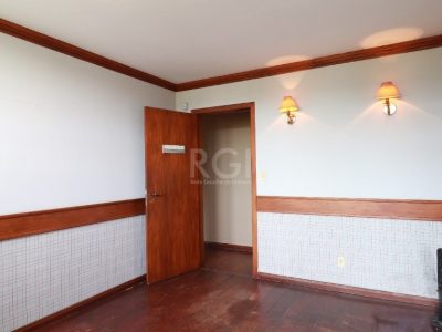 Casa à venda com 199m², 4 quartos, 1 suíte, 2 vagas no bairro Petrópolis em Porto Alegre - Foto 10