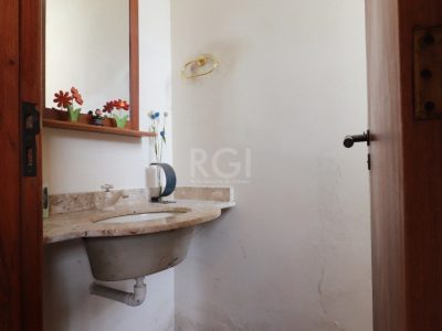 Casa à venda com 199m², 4 quartos, 1 suíte, 2 vagas no bairro Petrópolis em Porto Alegre - Foto 12