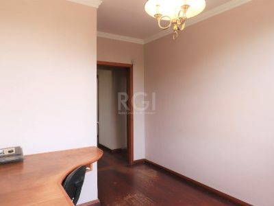 Casa à venda com 199m², 4 quartos, 1 suíte, 2 vagas no bairro Petrópolis em Porto Alegre - Foto 15