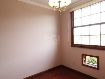 Casa à venda com 199m², 4 quartos, 1 suíte, 2 vagas no bairro Petrópolis em Porto Alegre - Foto 16