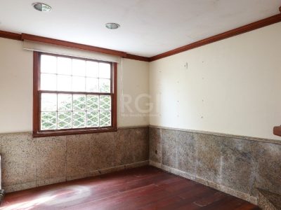 Casa à venda com 199m², 4 quartos, 1 suíte, 2 vagas no bairro Petrópolis em Porto Alegre - Foto 18