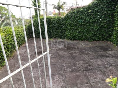 Casa à venda com 199m², 4 quartos, 1 suíte, 2 vagas no bairro Petrópolis em Porto Alegre - Foto 31