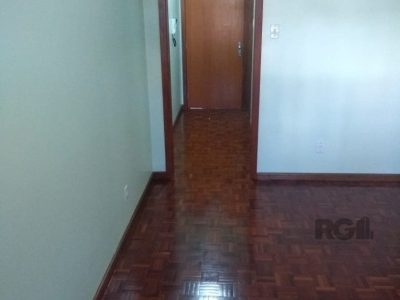 Apartamento à venda com 84m², 3 quartos, 1 vaga no bairro Petrópolis em Porto Alegre - Foto 2