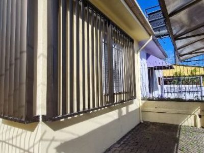 Casa à venda com 110m², 3 quartos, 2 vagas no bairro Ipanema em Porto Alegre - Foto 2