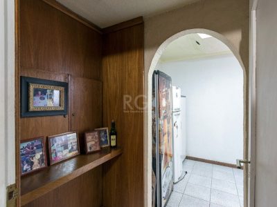 Casa à venda com 320m², 5 quartos, 2 suítes, 3 vagas no bairro Tristeza em Porto Alegre - Foto 46