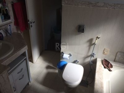 Cobertura à venda com 248m², 3 quartos, 1 suíte, 2 vagas no bairro Mont Serrat em Porto Alegre - Foto 21