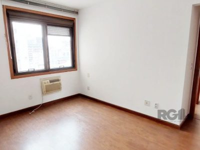 Apartamento à venda com 65m², 2 quartos, 1 suíte, 1 vaga no bairro Cidade Baixa em Porto Alegre - Foto 18