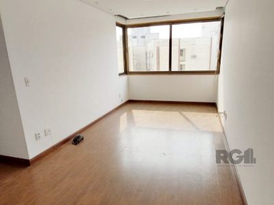 Apartamento à venda com 65m², 2 quartos, 1 suíte, 1 vaga no bairro Cidade Baixa em Porto Alegre - Foto 4