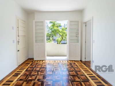 Apartamento à venda com 70m², 2 quartos, 1 vaga no bairro Moinhos de Vento em Porto Alegre - Foto 4