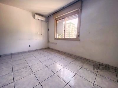 Apartamento à venda com 75m², 2 quartos, 1 vaga no bairro Jardim Botânico em Porto Alegre - Foto 4