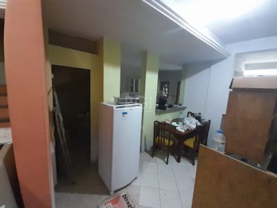 Casa à venda com 224m², 3 quartos, 1 suíte, 3 vagas no bairro Ipanema em Porto Alegre - Foto 5