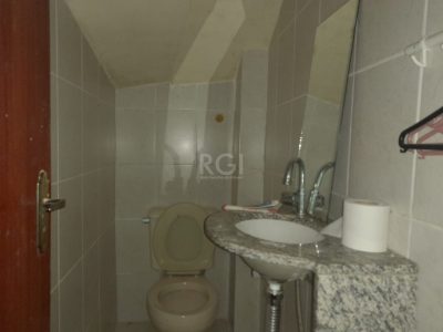 Casa à venda com 224m², 3 quartos, 1 suíte, 3 vagas no bairro Ipanema em Porto Alegre - Foto 6