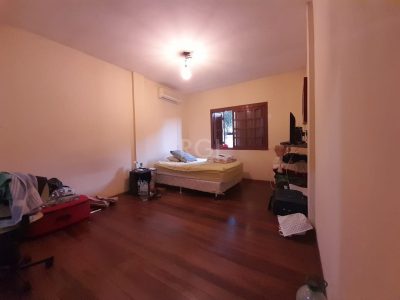 Casa à venda com 224m², 3 quartos, 1 suíte, 3 vagas no bairro Ipanema em Porto Alegre - Foto 21