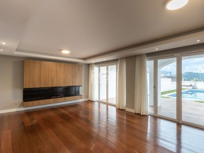 Casa à venda com 350m², 3 quartos, 1 suíte, 2 vagas no bairro Tristeza em Porto Alegre - Foto 7