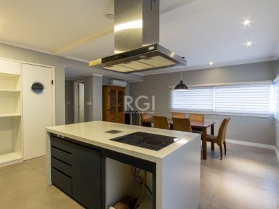 Casa à venda com 350m², 3 quartos, 1 suíte, 2 vagas no bairro Tristeza em Porto Alegre - Foto 19