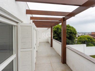 Casa à venda com 350m², 3 quartos, 1 suíte, 2 vagas no bairro Tristeza em Porto Alegre - Foto 34