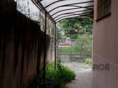 Casa à venda com 78m², 3 quartos no bairro Partenon em Porto Alegre - Foto 4