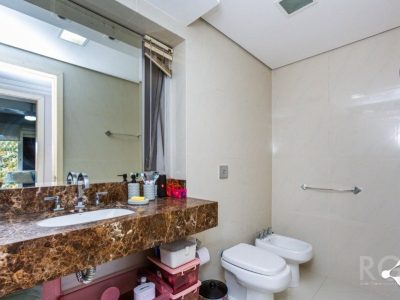 Apartamento à venda com 144m², 3 quartos, 1 suíte, 2 vagas no bairro Moinhos de Vento em Porto Alegre - Foto 19