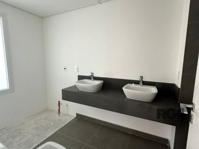 Apartamento à venda com 221m², 3 quartos, 3 suítes, 3 vagas no bairro Praia de Belas em Porto Alegre - Foto 15