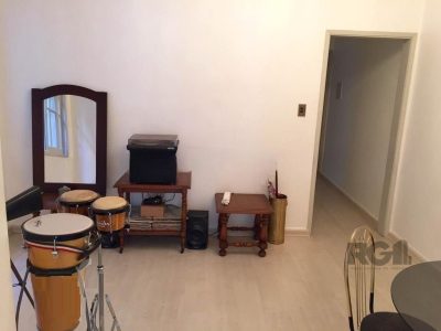 Apartamento à venda com 70m², 3 quartos no bairro Floresta em Porto Alegre - Foto 4