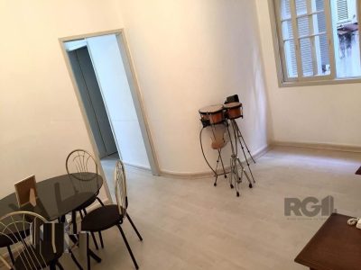 Apartamento à venda com 70m², 3 quartos no bairro Floresta em Porto Alegre - Foto 3