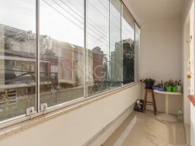 Apartamento à venda com 75m², 2 quartos no bairro Menino Deus em Porto Alegre - Foto 2