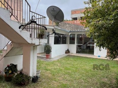 Casa à venda com 267m², 5 quartos, 2 suítes, 4 vagas no bairro Santana em Porto Alegre - Foto 13