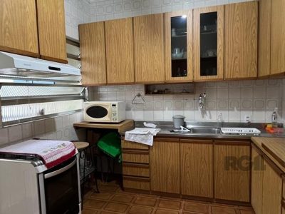 Casa à venda com 267m², 5 quartos, 2 suítes, 4 vagas no bairro Santana em Porto Alegre - Foto 12