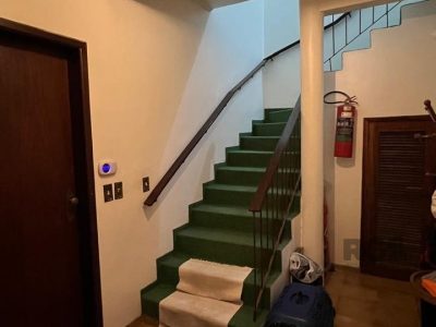 Casa à venda com 267m², 5 quartos, 2 suítes, 4 vagas no bairro Santana em Porto Alegre - Foto 3