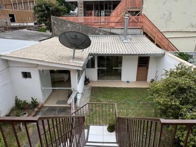 Casa à venda com 267m², 5 quartos, 2 suítes, 4 vagas no bairro Santana em Porto Alegre - Foto 28