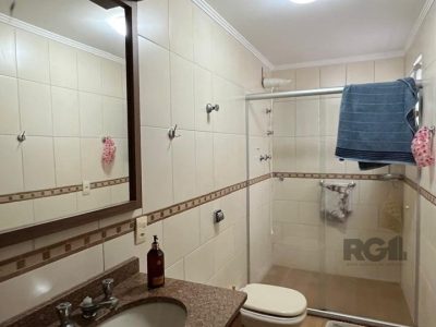 Casa à venda com 267m², 5 quartos, 2 suítes, 4 vagas no bairro Santana em Porto Alegre - Foto 23