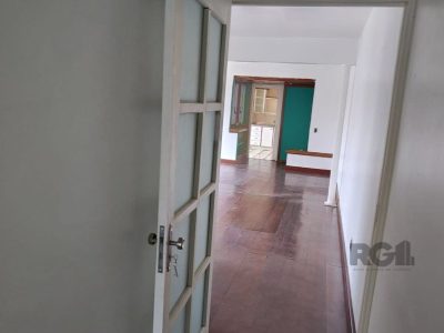 Apartamento à venda com 100m², 3 quartos, 1 suíte, 1 vaga no bairro Menino Deus em Porto Alegre - Foto 3