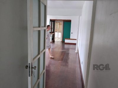 Apartamento à venda com 100m², 3 quartos, 1 suíte, 1 vaga no bairro Menino Deus em Porto Alegre - Foto 5