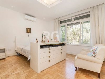 Apartamento à venda com 274m², 4 quartos, 2 suítes, 2 vagas no bairro Moinhos de Vento em Porto Alegre - Foto 14