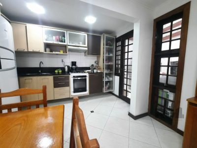 Casa à venda com 141m², 3 quartos, 1 suíte, 2 vagas no bairro Tristeza em Porto Alegre - Foto 11