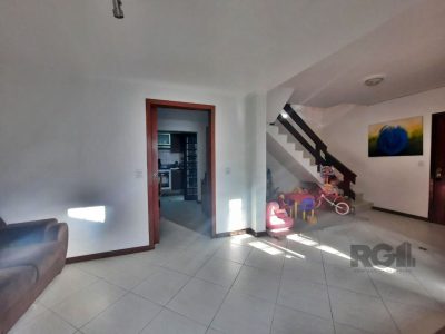 Casa à venda com 141m², 3 quartos, 1 suíte, 2 vagas no bairro Tristeza em Porto Alegre - Foto 12