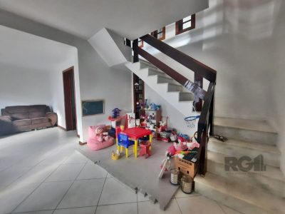 Casa à venda com 141m², 3 quartos, 1 suíte, 2 vagas no bairro Tristeza em Porto Alegre - Foto 31