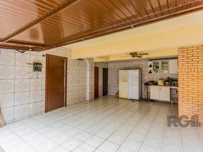 Casa à venda com 126m², 3 quartos, 1 suíte, 3 vagas no bairro Jardim Itu em Porto Alegre - Foto 3