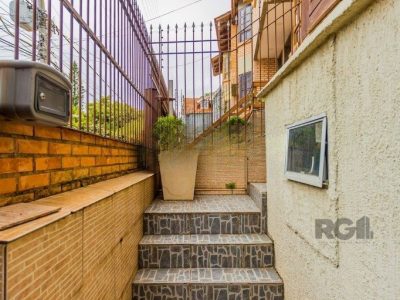 Casa à venda com 126m², 3 quartos, 1 suíte, 3 vagas no bairro Jardim Itu em Porto Alegre - Foto 5