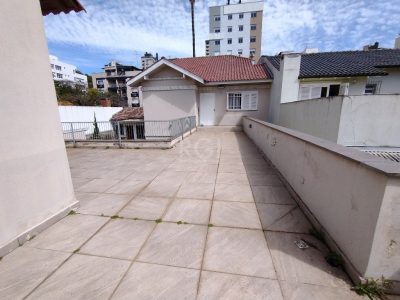 Casa à venda com 377m², 3 quartos, 2 suítes, 4 vagas no bairro Higienópolis em Porto Alegre - Foto 13