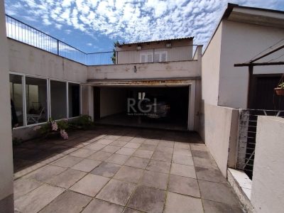 Casa à venda com 377m², 3 quartos, 2 suítes, 4 vagas no bairro Higienópolis em Porto Alegre - Foto 19