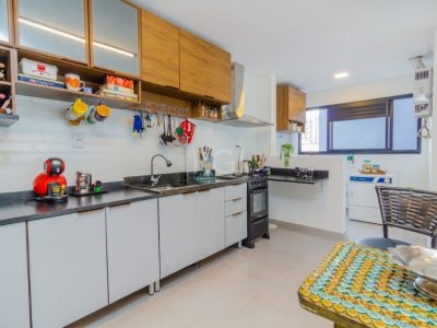 Apartamento à venda com 100m², 3 quartos, 1 suíte, 1 vaga no bairro Tristeza em Porto Alegre - Foto 11