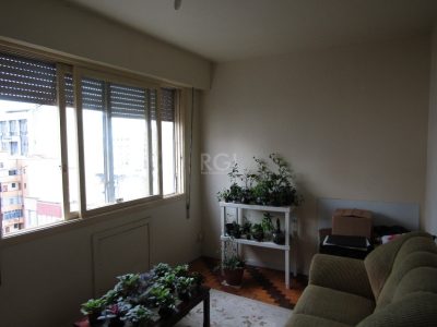 Apartamento à venda com 82m², 3 quartos, 1 suíte, 1 vaga no bairro Centro Histórico em Porto Alegre - Foto 5