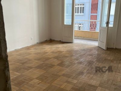 Apartamento à venda com 175m², 3 quartos, 1 suíte, 1 vaga no bairro Independência em Porto Alegre - Foto 7