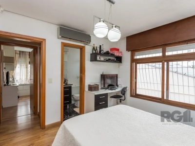 Casa à venda com 277m², 3 quartos, 3 suítes, 5 vagas no bairro Jardim Lindóia em Porto Alegre - Foto 19