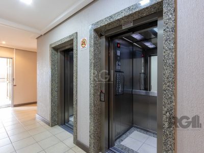 Apartamento à venda com 134m², 3 quartos, 1 suíte, 2 vagas no bairro Petrópolis em Porto Alegre - Foto 4